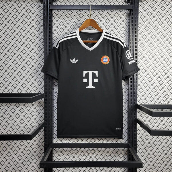 2024/2025 Bayern Munich Goalkeeper Football Jersey