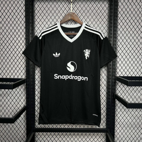 2024/2025 Manchester United Goalkeeper jersey